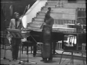 Grzegorz G. Zgraja Kwartet na dwóch wykonawców i aparaturę video, 1979